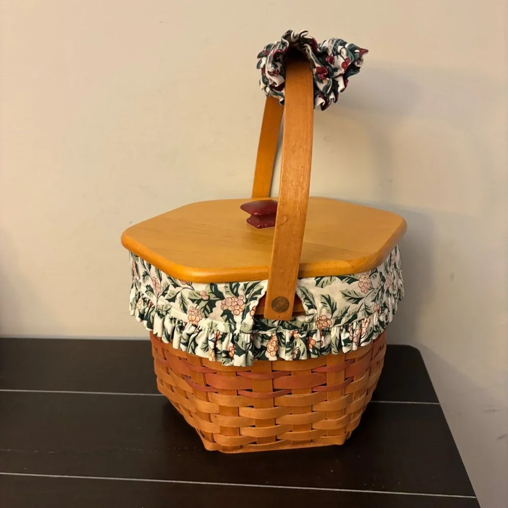 Longaberger 1997 Christmas Collection Snowflake Basket w Lid, Liner & Divider